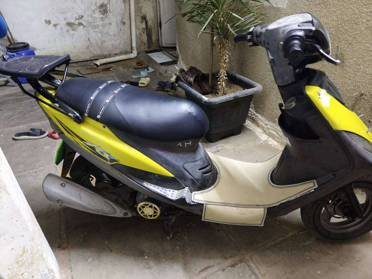 السلام عليكم من رخصه ادمن الكروب دراجة ماكس عدله 120  رمبه  الدراجه فول نضافه كهربائيات كامله مكينه مكفوله تشغيلتها نكره سلف  للتواصل واتس  اول اتصال ***********
