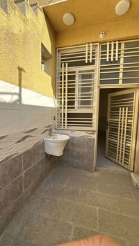 حي البلدية • ٨٠م • غرفة صالة