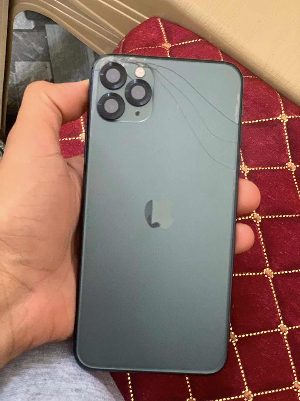 آيفون 11 برو ماكس 
ذاكره ٦٤ 
مبدل شاشه 
وبطاريه. نسبه البطاريه ٨٠
فيس إيدي متوقف 
السعر ٢٥٠ وبي مجال


**إذا كنت صاحب هذا الإعلان وتريد حذفه لأي سبب، رجاءا أرسل رسالة إلى الدعم الفني**