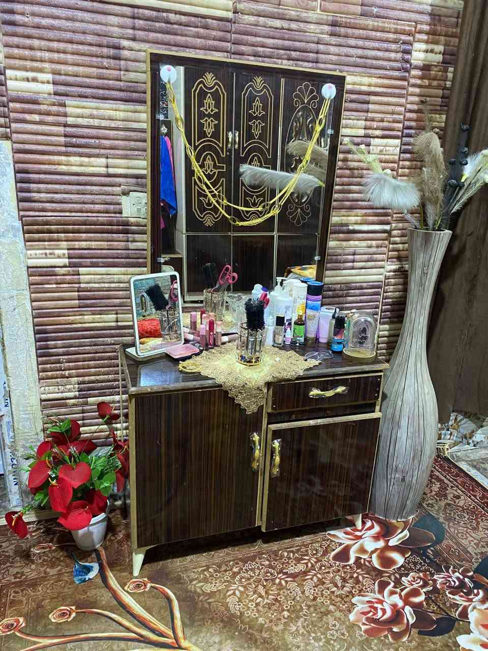 غرفة نوم شرط النضافه كنتور قطعتين 6 ابواب درجه اولى شراي يتصل أو يراسل خاص ***********
