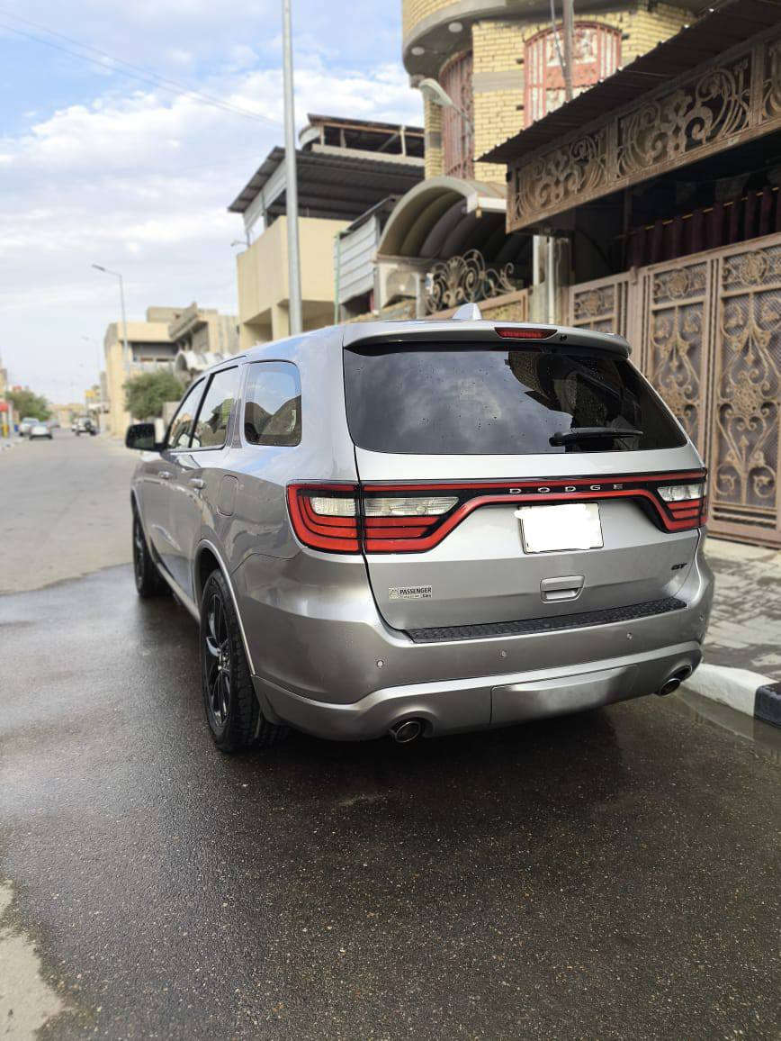 السلام عليكم 
دوج دورنكو GT بلاك توب 
موديل 2019 
رقم اربيل دولي السنويه جديده 
ماشيه :130 كيلو متر 
سيارة جاهزه من كلشي ما بيه نقص
الضررها : بيه رشات صبغ بجاملغ الخلفي وجاملغ الامامي والباب ورا سايق بدون ضربة وصور الحادث موجوده بالمنشور كير مكينه حداديه تبريد جاهزة و كفاله شرط الفحص 
سيارة فول فتحه حساسات خلفيه كرسي كهرباء رادار خلفي رادارات جانبيه منظومة زنون كامله  اصلي وباقي مواصفاتها معروفه سعرها 240
***********
