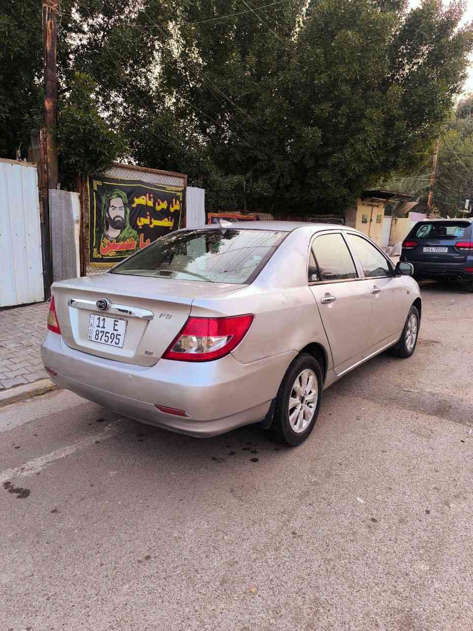 السلام عليكم بي وايدي f3 رقم بغداد بأسمي رقم دولي مديل 2013 كير عادي مكان سيارة بغداد مكينه لانسر هسه شادها جديدة تخم تاير وصدر امامي وخلفي كلة جديد سيارة خير من الله مابيها نقص اي شيء وكفاله عامة من جميع نواحي فقط جراد خفيف وصبغ لهلالات الخلفية  فقط ولباقي كله كفالة سعرها ٥٧ وبيها مجال الاتصال على هذا رقم *********** وغير متواجد عل فيس
