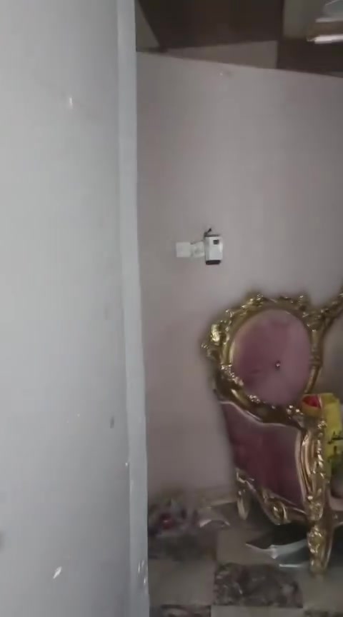شقه للأيجار عنوان البصرة حي الاندلس شارع المصلحه تحتوي على غرفتين وصاله ومطبخ مؤثث وصحيات طابق ثاني
وبيهه ثلاجه شغاله  ايجار 450 بلشهر للتواصل اتصل ع رقم
***********

