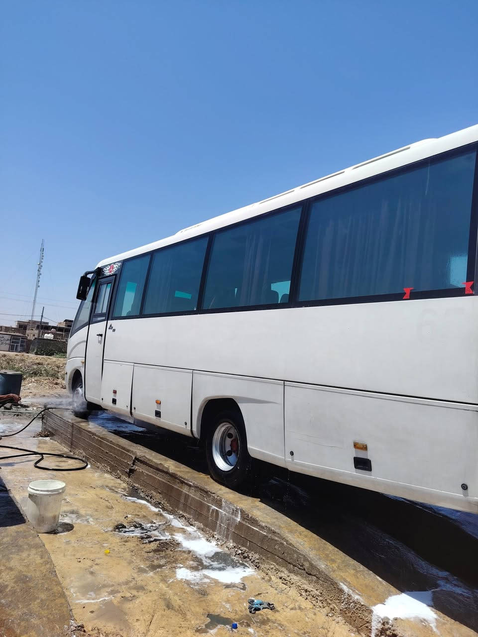 سلام عليكم باص مارسيدس اتيكو ٢٠١٢ سياره لا ضربه ولا صبغ كير تبريد مكينه مكفول تخم تاير جديد خط وبحث جديد هزه جديد باتريات جديد للتفسار ***********
