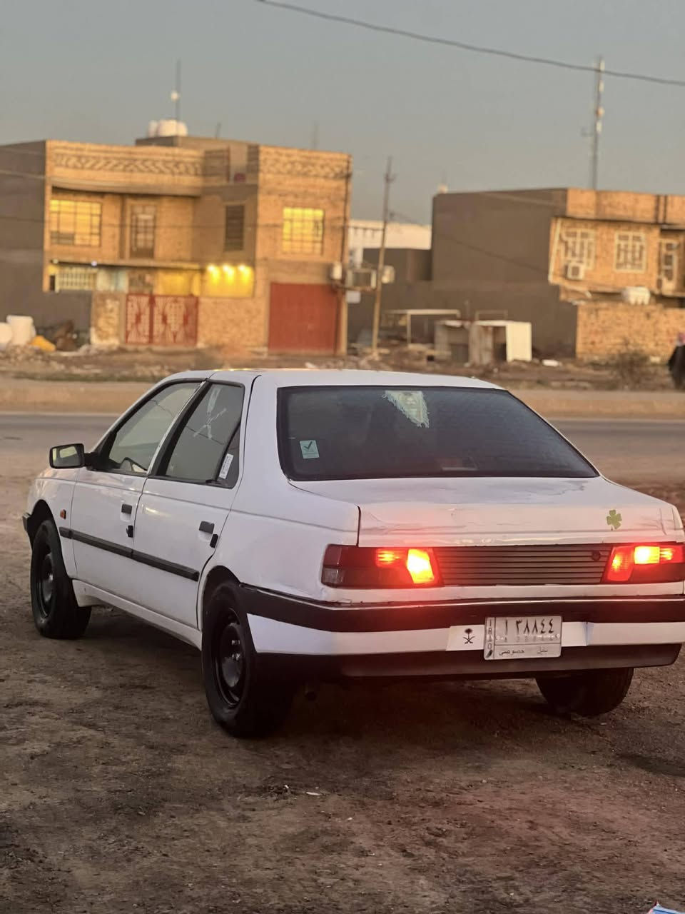 سلام عليكم بيجو روه موديل 2009 السياره جاهزة مكينه كير اكسن حداديه جديده تخم تاير كهربائيات السياره بسمي 
ما عيزه كلشي السعر 25 او بيها مجال 
الاستفسار ***********
