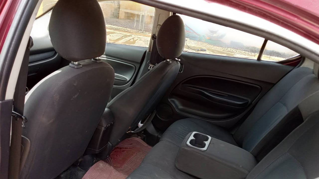 السلام عليكم 
ميتسوبيشي ميراج 
حادثها صفحه السايق
كير مكينه تبريد كفاله
الاستفسار ***********
السعر80
