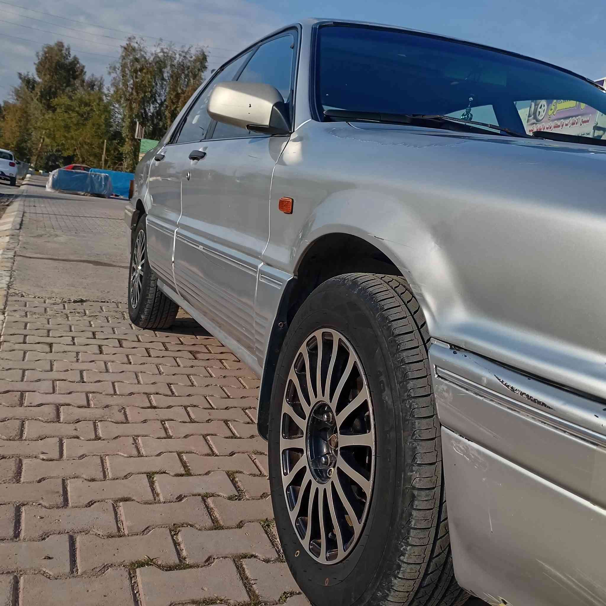 سلام عليكم سياره مسيبوشي موديل 93 سياره فول كلها ع بلاد ميكنه وكير بلاد كير أوتو تبريد تدفئه حداديه كامله مكمله فتحه سقف صبغ بلاد بدون ظربه ماعده طخه صغيره بعد مابيها شي تخم تاير جديد داخلها كلش نظيف،،، سعرها 60 وبيها مجال كلش قليل اذا عجبك السعر اتصل *********** مكاني ديالى
