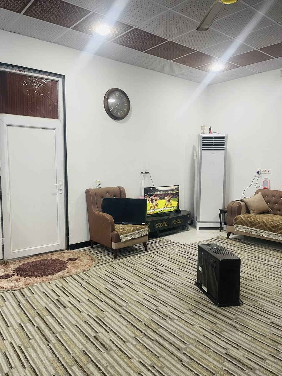 بيت للبيع المساحه ٣٠٠م منطقه الشيب على الحولي ركن البيت بي قصاصه بلديه بناء حديث يحتوي على غرفتين نوم وصاله ومطبخ وصحيات موقع البيت ممتاز وبسعر مناسب ان شاءالله 
مكتبعقارات بلدروز بن عريبي
ابو سدن
***********
***********
عنوان المكتب
بلدروز حي العصري تقاطع التربيه القديمه شارع حاتم القاضي
@الجميع
