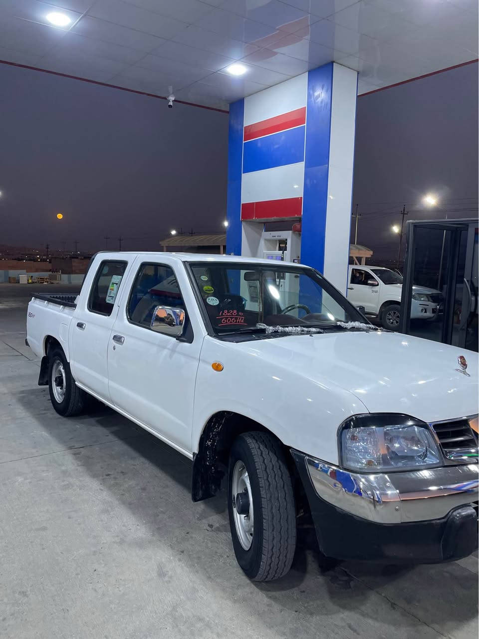 نیسان پیکاب ٢٠٠٧  بێ سبوخ بی لێدران 
گیرو مەکینە کارەبای هەموی بەشەرت. سەنەوی نوێیە  رەقەم باریکە بەناوی خۆمانە
٤تایەی تازە لەسەرە.  توند و تۆڵە تەبریت لەسەر سویج.  هەموشتەکی بەشەرتە. سحریشی ١١٤ مەجالەکی برایانەیە
شوێن نەحیەی بالیسان
***********
کۆرەکیش بەس ڤایبەرو. وەتس ئەپی لەسەرە 
*********** أربيل, العراق
