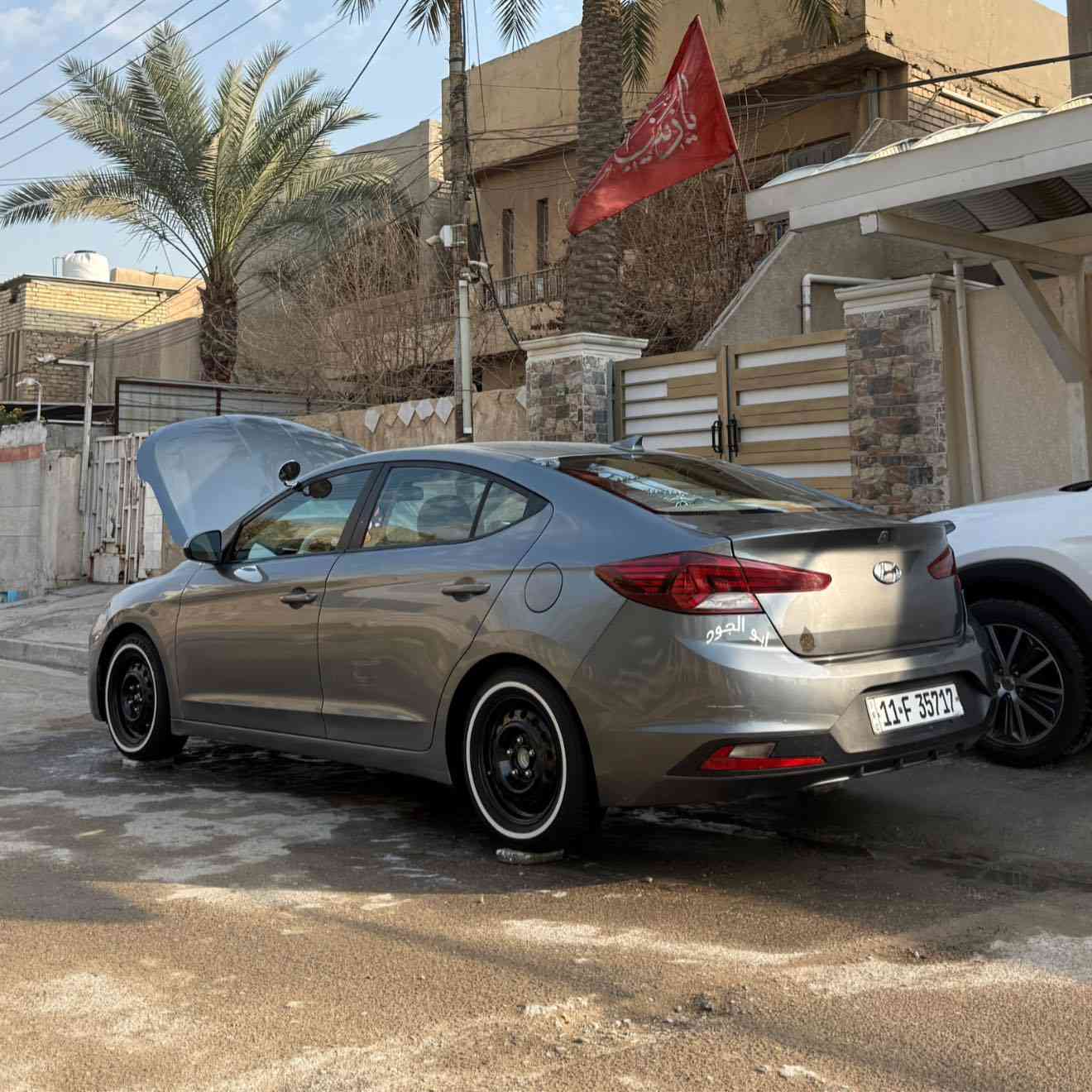 السلام عليكم 
النترا 2019 وارد امريكي للبيع 
السيارة كلين من الخارج بس بالعراق
 صار بيها حادث جاملغ خلفي و قبق صندق بارد جاملغ امامي 

ماشية 103 ميل
كير AT بلادي - محرك 2000 دوش 
( شاشة كبيرة - كامرة دوارة - تحكمات ستيرن - 
مانع انزلاق -مثبت سرعة - قيادة ذاتية  ) 

(دوشمة عامة + منظومة زنون عدسات )

رقم بغداد انكليزي  ب اسمي 

السعر ( 135 وبيها مجال بسيط )السونار مرفق مع المنشور 

 *********** 
بغداد الدورة
