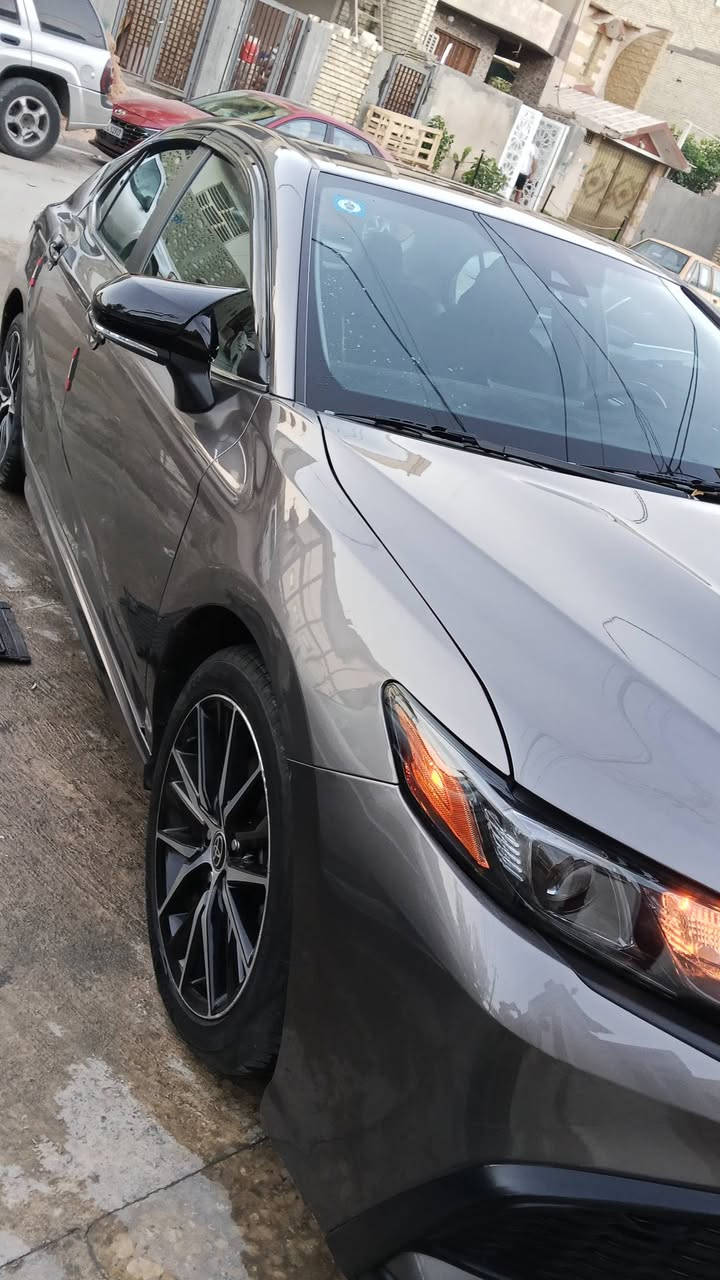 السلام وعليكم
⚫️تويوتا كامري 2022 SE 

⚫️محرك  2.500 / فور ويل

⚫️4 سلندر

⚫️رقم بغداد الجديد  /بأسمي

⚫️صور الحادث مرفق مع المنشور

مكفولة من كير ومحرك 

⚫️ماشية 54 ألف كيلو

⚫️كشن السايق كهربائي

⚫️كشنات جلد

⚫️ثلاث وضعيات للقيادة

SPORT/NORMAL/ECO

⚫️شاشة كار بلي

⚫️تحديد مسار

⚫️منافذ شحن سريع 

⚫️شفتات استيرن 

⚫️إشارات بالمري

⚫️السعر 200 ورقة وبيها مجال

⚫️لمعرفة تفاصيل اكثر تواصل معي على الماسنجر

رقم الهاتف(***********) متوفر على اوتساب مكاني بغداد حي القاهره
