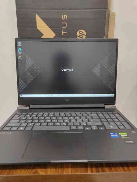 السلام عليكم 
عملاق الكيمنك من HP الفئه الاحدث Victus 16
اللابتوب بالكارتونه كامل مكمل بدون نقص شرق اوسك وكانت غير مفتوح 
بمواصفات 
شاشه كبيره حجم 16.1 انش نوع enhance LED اكيد افضل نوع شاشه الوان 123%SRGB بمعدل تحديث
144هرتز 
معالج خرافي من انتل
Core i7-13700H 20Cpu TURBO to 5.20Ghz 
الجيل الثالث عشر 
كرت الشاشه المنفصل احترافي من انفيديا 
RTX 4060-8GB 140W FULL WATT
مدعوم بتقنيات توليد الاطارات و خواص DLSS 3 
رامات حجم 16GB نوع DDR5 قابل التطوير
هارد النسخة الاعلى بسعه واحد تيرا بايت قابل التطوير والاضافه
بطارية ثلاث ساعات عمل متواصل 
كيبورد معرب اصلية ضوئي 
بصمه فتح وقفل
اكيد الجهاز احترافي بكافة الاستخدامات الثقيله
السعر مليون و ١٤٥ الف 
بغداد الشرطه الخامسه و متوفر توصيل
تواصل***********
