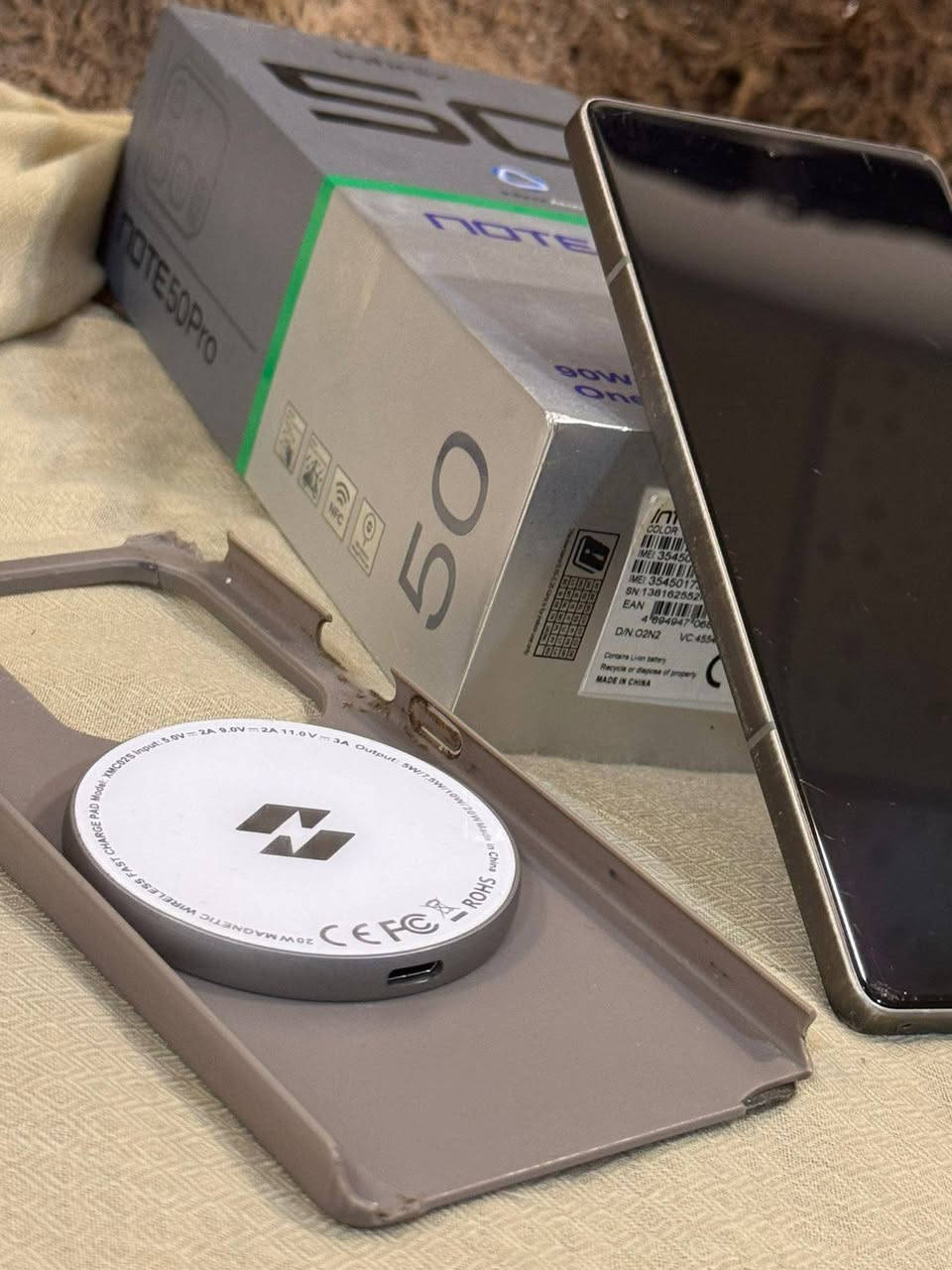 العنوان: Infinix Note 50 Pro للبيع - بحالة ممتازة〽️〽️
المواصفات:📝📝
​الموديل: Infinix Note 50 Pro.
​الحالة: نظيف جداً (شبه جديد)، خالي من الخدوش والعيوب.
​الأداء: معالج قوي للألعاب والتطبيقات الثقيلة.
​الشاشة: شاشة كبيرة بدقة عالية وألوان ممتازة.
​البطارية: تدوم طويلاً مع دعم الشحن السريع.
​الملحقات: متوفر مع الكرتونة وكافة الملحقات الأصلية.
​ملاحظات إضافية:
​الجهاز لم يفتح ولم يسبق له الصيانة.
​لا توجد أي مشاكل تقنية أو برمجية.
​السعر: [250بي مجال او مرواس مع أيفون ]
للتواصل: [***********واتساب فقط☎️☎️]
