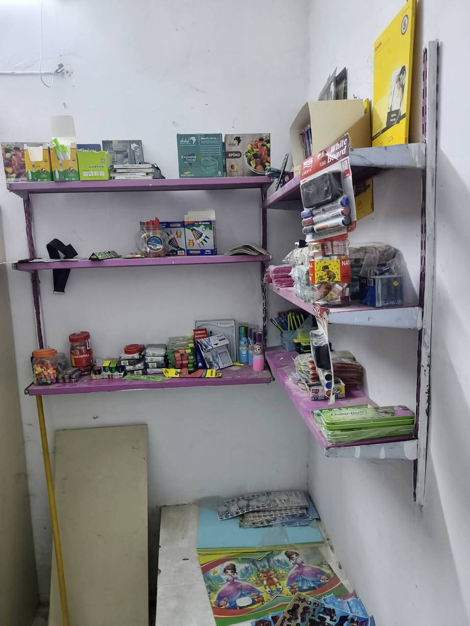 غراض مكتبه للبيع
طابعة برذر 720

طابعة صور كانون

لابتوب hb

جهاز كبس

باترينه

رفوف

قرطاسية مكتبة جاهزه

السعر خاص

الاتصال ***********
