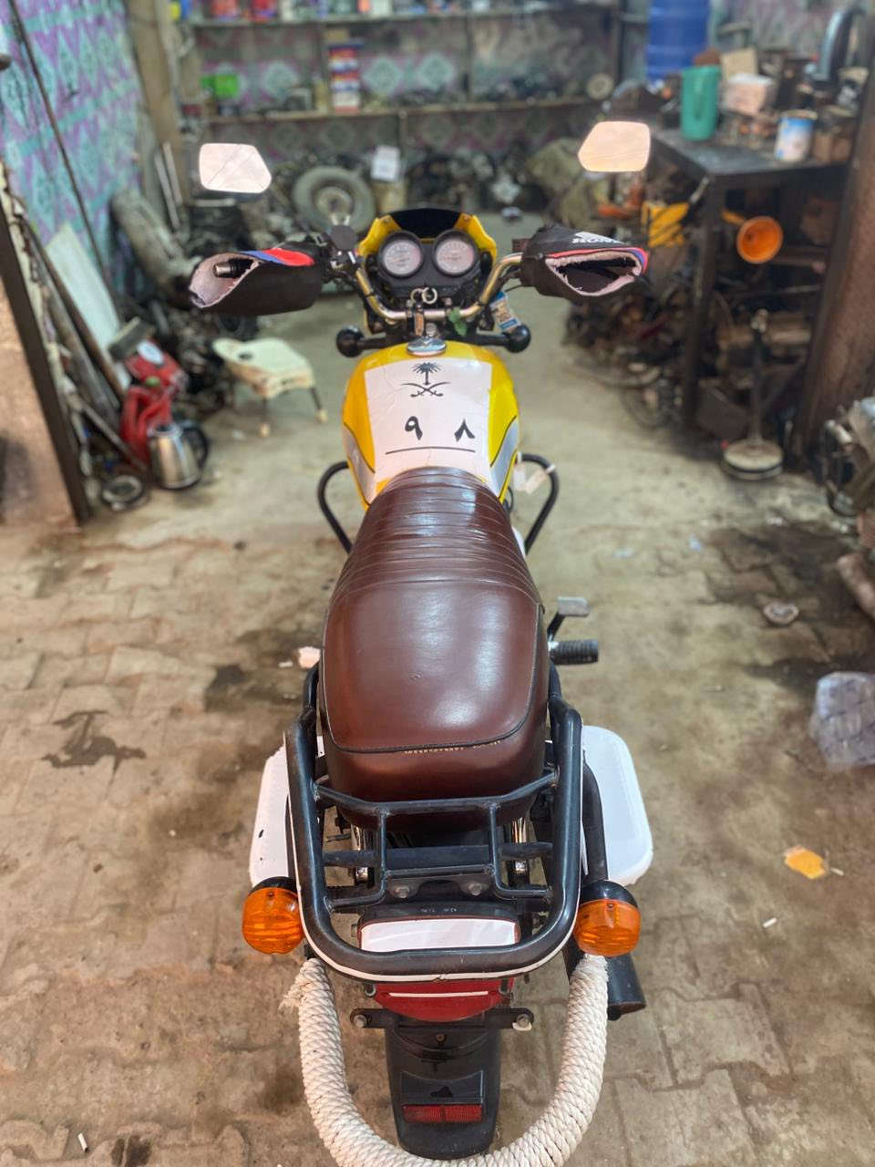 سلام عليكم دراجه دايوان  2022 اوراق اصولي دراجه نضيفه اكثر ما تصور محرك 200 مكفوله من كلشي مكان واسط الزبديه رقم ***********  سعر 1700 وبيه مجال

***********
