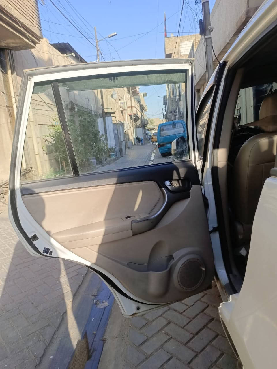 سيارة تيكو 3 موديل 2018 رقم بغداد انكليزي ما عليها غرامات
كير محرك تبريد مكفول مامفتوح ولابرغي 
البدي يرادله صيانه بسبب الشارع 
 مكانها مدينه الصدر قرب حمام المدينة 
رايدها 70 ورقة وبيها مجال 

للتواصل ***********
