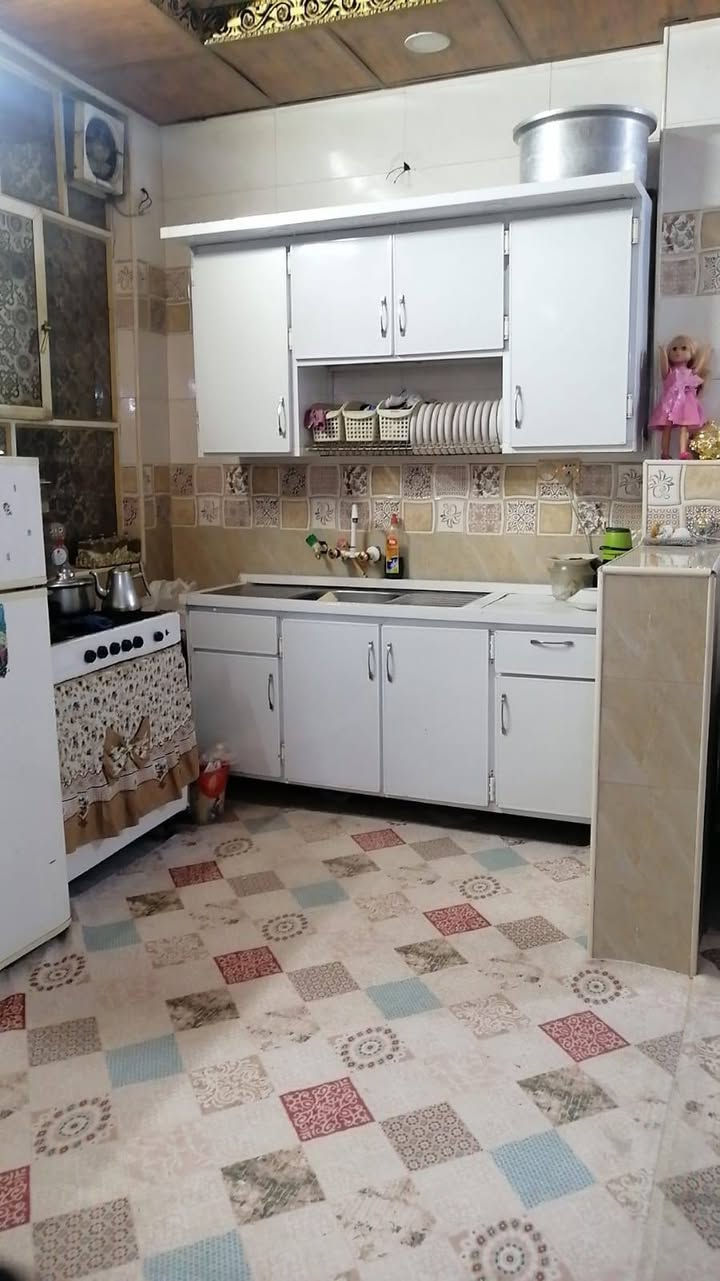 دار للبيع مساحه 50مترشارع المطحنه مقابل قريه الغدير  عمود 282للاستفسار اتصل على الرقم *********** شارع 31  تبليط جميع الخدمات موجوده مدارس ابتدائيه متوسطه البنيان طابوك معمل السقف كونكريت اساس صب كونكريت
