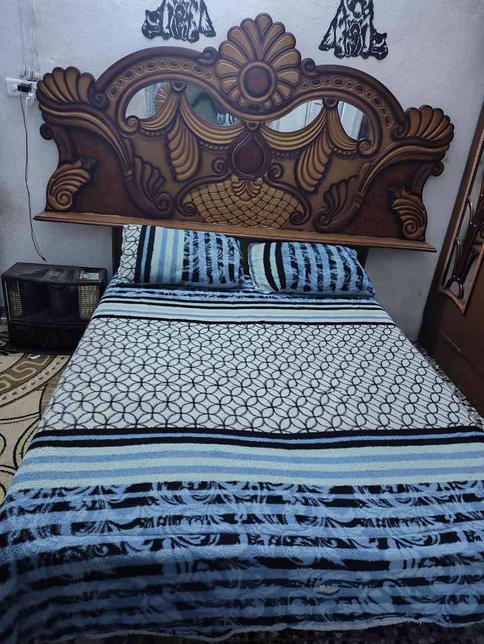 غرفه 3 قطع الكنتور مصبوغ بويه يرادلهه ترتيب عنوان بغداد مدينه الصدر 250 الف
***********
