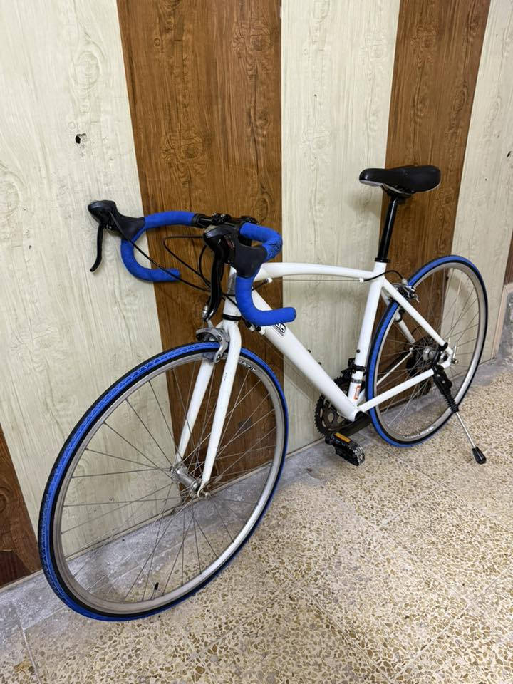 دراجة هوائية رود سباق 

قياس 28/c700

المعدن ألمنيوم 

قياس الفريم 50cm

لعابات شيمانو تورني 

مكينة 7/2

عقرب شيمانو تورني 

السعر 160 الف دينار 

عنوان المحل موصل أيمن تقاطع شارع كنيسة الساعة🚴‍♂️🚴

يوجد توصيل 🚚 كافة محافظات العراق 🇮🇶 

☎️***********
