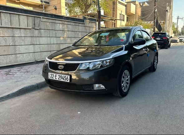 سلام عليكم 
سيراتو ٢٠١١ خليجي رقم اربيل باسمي هزة وسنوية ورقم جديد السيارة جديدة جدااا مال بيت جاهزة من جميع النواحي مكينة كير ممتاز مصبوغة احزام للجمالية بدون دواخل السعر ٨٩ ورقة  للستفسار ***********
