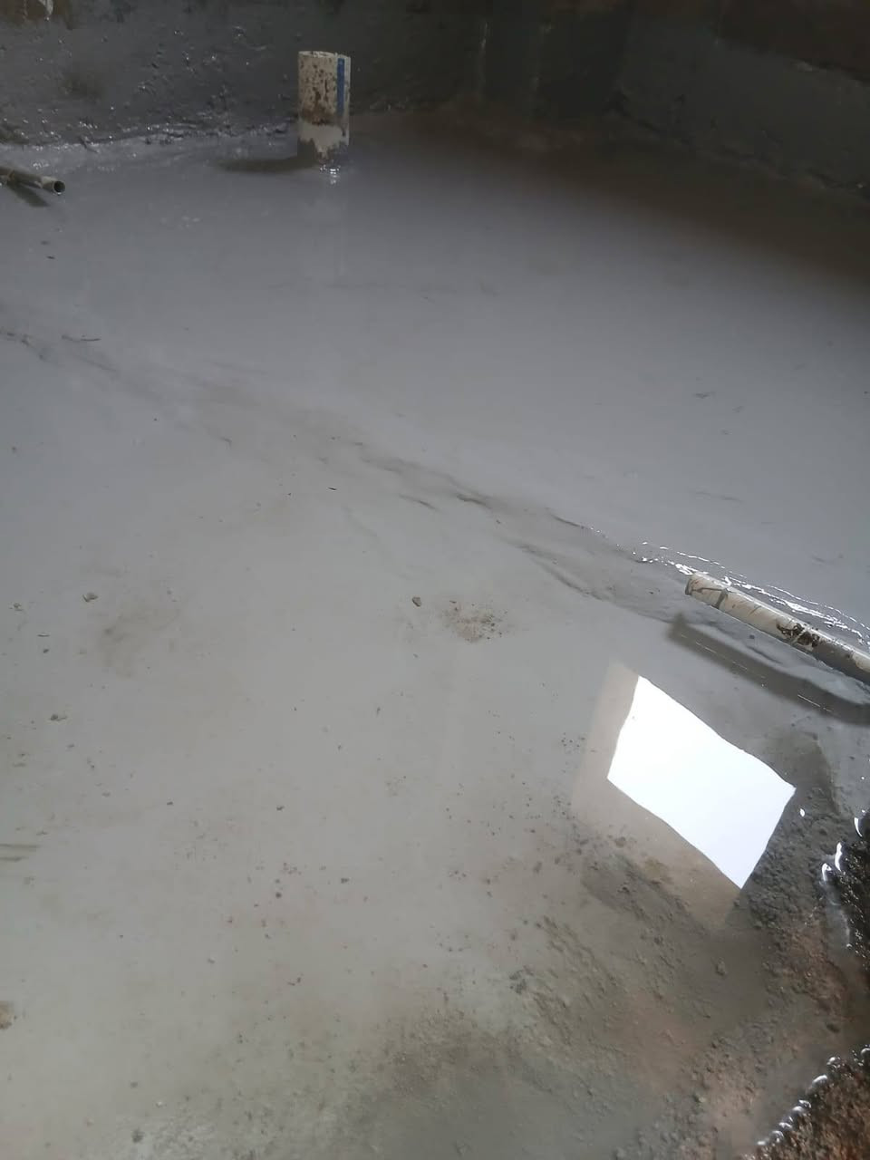 سلام عليكم
اني اشتغل عزل الأصطح وحمامات ومسابح 

وصبغرقم الهاتف ***********
