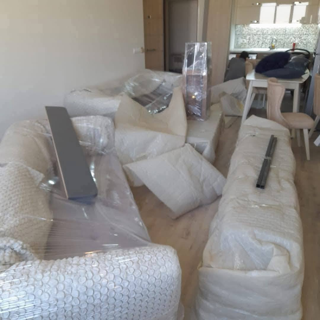 ليس لدينا فرع اخر وايضا رقم هاتف آخر...
مكتب النقاش للنقل الاثاث المنزلي ***********
عندك تحويلة بيت وماعندك مجال كله علينا فتح وشد سبالت.. غرف نوم كاونتر كهربائيات البيت ..
متوفر بنظام تغليف أو بدون تغليف حسب الاتفاق ...
واتساب / ***********
