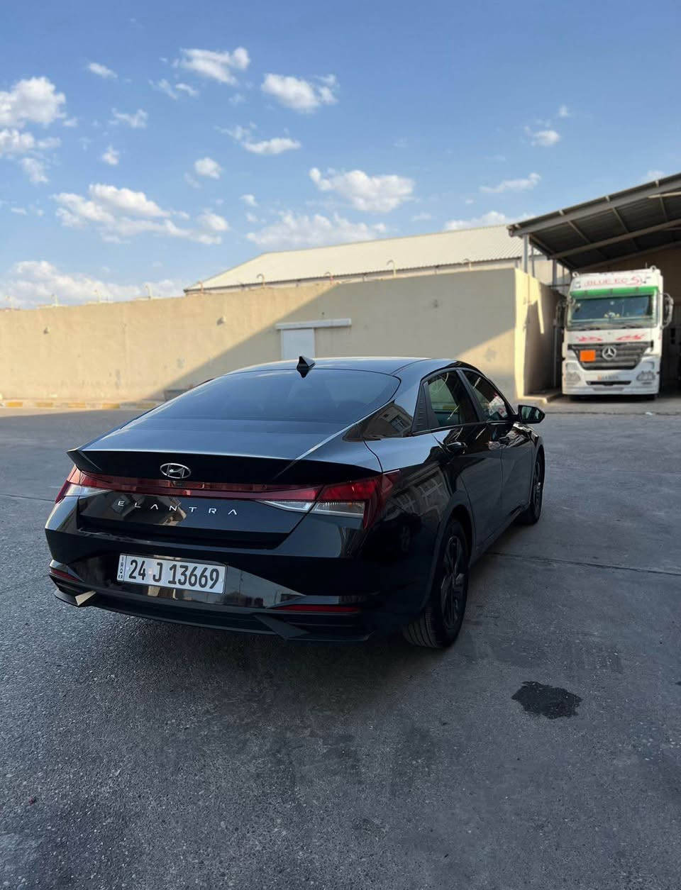 السلام عليكم

النترا موديل2022 

السعر 142ومجال قليل 🔥

عداد المسافة : 40 الف

حجم المحرك : 2.0L ( 4,سلندر ) دوش 🔴

سياره كامله و جاهزه عل وضع بلادى دينار مصرف ما بيها 

ملاحظة السيارة : ربع بولند صبغ  بدون دواخل 

ايرباك فقد استرن تاك راجع سيستم بلادي

سياره مرقم أربيل جهازه تريد تحويل وكاله شرط

 مـواصـفـات‏

‏‎شاشة كبير

بصمه وشغال 

اوتو هولد :    Auto Hold

اوتو ستارات : Auto Stard 

اوتو ستارات : Auto Stop‎

رادار امامي (تحديد مسار)

‏‎رادار جانبي (نقاط عمياء)

‏‎رادار خلفي (التحذير من الاصطدام)

‏‎حساسات امامي

‏‎حساسات خلفي 

نظام : Eco

نظام : Normal

نظام : Sport

تحكيم ستيرين

لايتات ليد وعدسة زينون 

بكلايتات LED

ويل كروم

وبعد هواية مواصفات…

‏‎تفاصيل اكثر الاتصال علی ارقام التاليه ‏

اتصل و تدلل 

واتساب ‏‎‏‎‏‎ 

☎️***********

عنوان📍عقره اكر, نينوى
