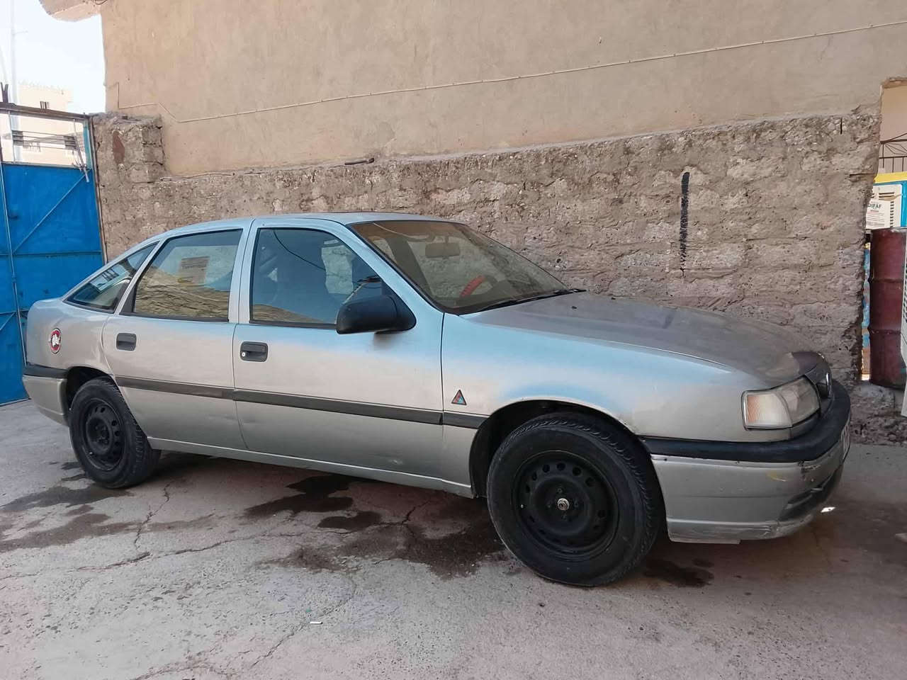 سلام عليكم
للبيع فكترا جنطة موديل 1993 

رقم نينوى انكليزي سنوية 2031 

شرط تحويل 

بيها كابون 

حجم 16

السعر 35 وبيها مجال ***********

سيارة بلادية بدون ضرر

حتى الدوائر والدوسات بدون تصليح

قفل مركزي 

سلايت

الكير شرط المحرك بيها صرف

سيرن باور
مكانه تلعفر
