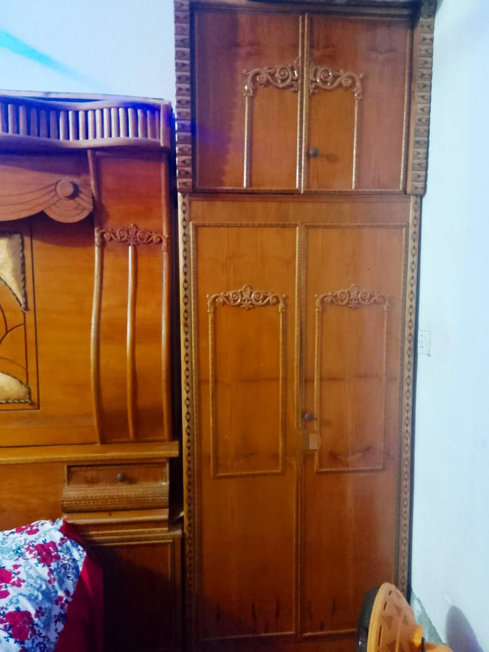 "🔥 عرض مميز! غرفة ام الستة طابقين، موديل مسرح، إنارة
مكان الغرفة: بابل الحمزة الغربي
الغرفة اخو الجديد، نظيفة جدا
🚚 خدمة توصيل متوفرة بأيجور
ملاحظة: نأسف لا يسمح بالتصوير، الصورة الصحيحة على ضيق المكان
للتواصل: *********** 😊
