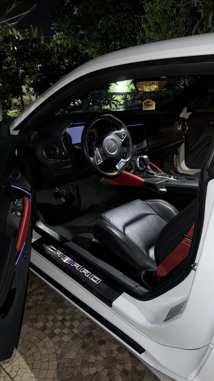 كومارو 2SS 
فول فول 
موديل 2022, ماشيه قليل 31,000 كم 
محركً6.2
بدون دواخل ، حادث خفيف 
قطعتين صبغ  سعرالسياره 200 ورقه
للتواصل خاص او وتساب ***********
