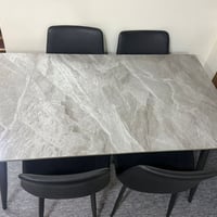 ميز مرمر • ٦ كراسي • نظيف جداً
