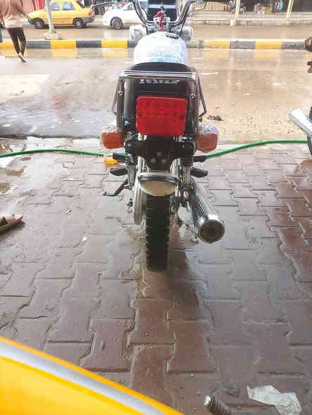 سلام عليكم شباب دراجه البيع مديل 22بلاد دراجه كلهي شغاله وراق صولي سعر واحد وميه وخمسين شراي بي خير ويدلل شراي ينتصل***********
