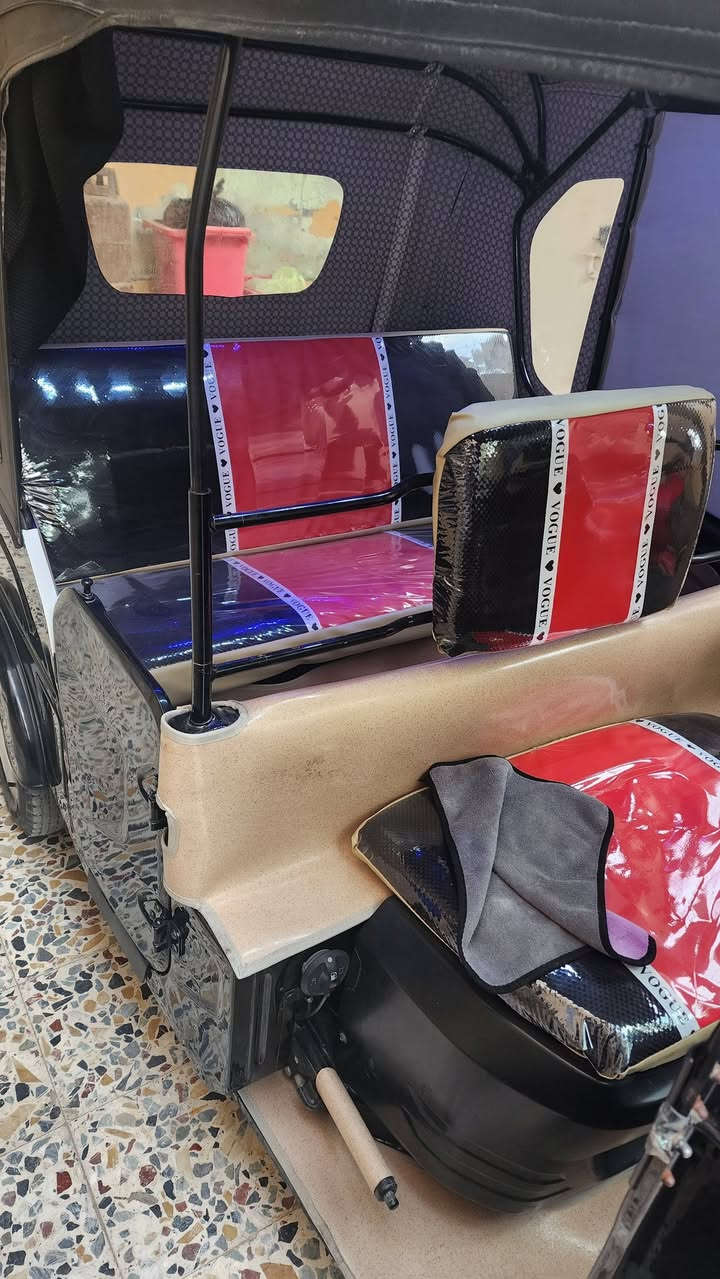 تكتك للبيع موديل 22
كفاله عامه رقم انكليزي الرد خاص
***********
