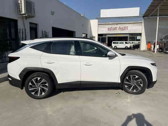 السلام عليكم هونداي توسان موديل 2023 
خليجي مكفوله من الصبغ ماشيه 63 الف الموصفات فول عده البنروما مري شفط اشاير مري كشن كهرباء هندبريك دكمه شاشه كار بلي لد نهاري رقم اربيل الجديد تحويل مباشر مانع انزلاق نضام التزحلق السايره جاهزه من كلشي خير من الله السعر ب 20الف دولار$ وبيه مجال بسيط العنوان بغداد البياع ***********/***********
