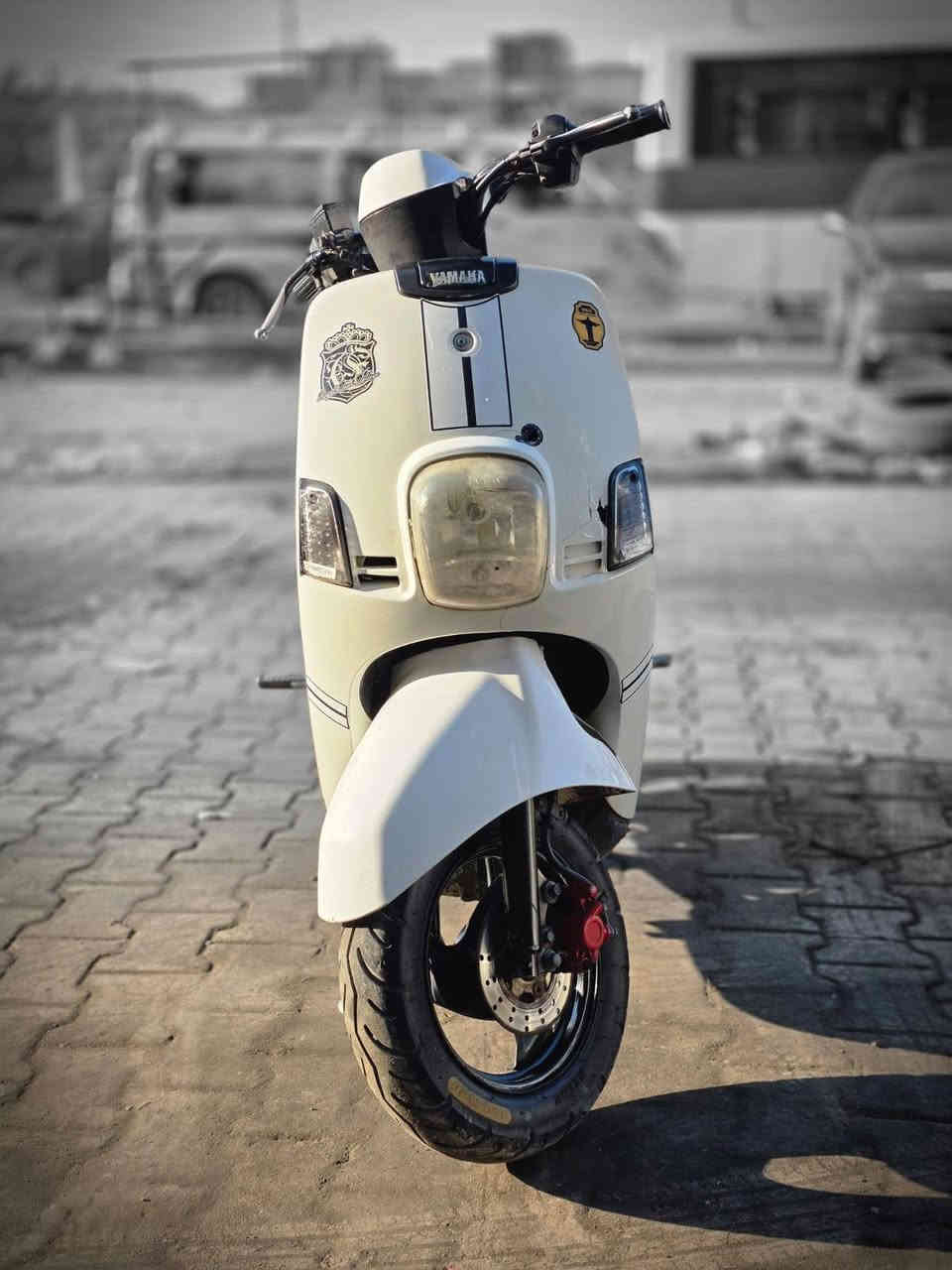 سلام عليكم بوليس لبيع
دراجه جديده كلش  نقص برغي ما بيه مال رمبه منفيس بيه مكينه بلاديه ما مفتوحه كهربايت سلف كله شغال 
مكينته ملحه تخبل 585 وبيه مجال بسيط مدينت الصدر 
***********
