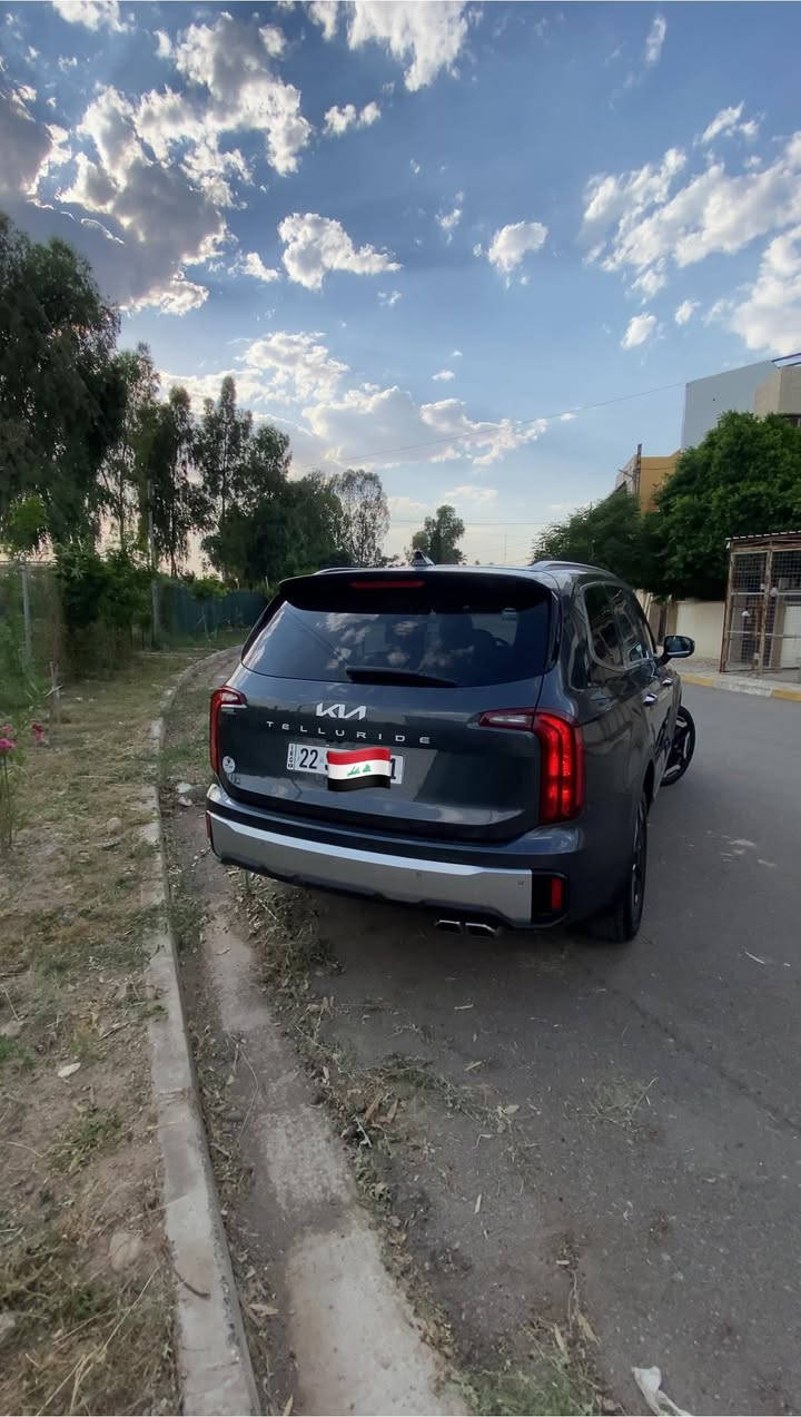 للبيع بسعر مناسب🔥
كيا تيلورايد 2023 S
مواصفات  
⭕️ 4 عدسات Led 
⭕️رادات  360 درجة
⭕️كيجات دجتل
⭕️شحن لاسلكي
⭕️7 مقاعد vip (منفصل)
⭕️دخول ذكي
⭕️شاشه كبيرا 
⭕️ويل 20 بلادي كروم
⭕️تحديد مسار 
⭕️نقطع عمياء 
⭕️هيتر كشن 
⭕️كشنات كهرب 
⭕️تثبيت سرعه 
⭕️اربع وضعيات قيادة
⭕️اوتو هولد 
⭕️اوتو بريك
⭕️حساسات امامي وخلفي 
⭕️نقاط عمياء

 ضرر السيارة : بدون قطرة صبغ فقط تعديل بسيط 
بجم وحوض كبس بدون ايرباك ✅
كير ومحرك ذهب بشرط ✅
السيارة ماشية : 38،000
لمعرفة السعر :***********📞
