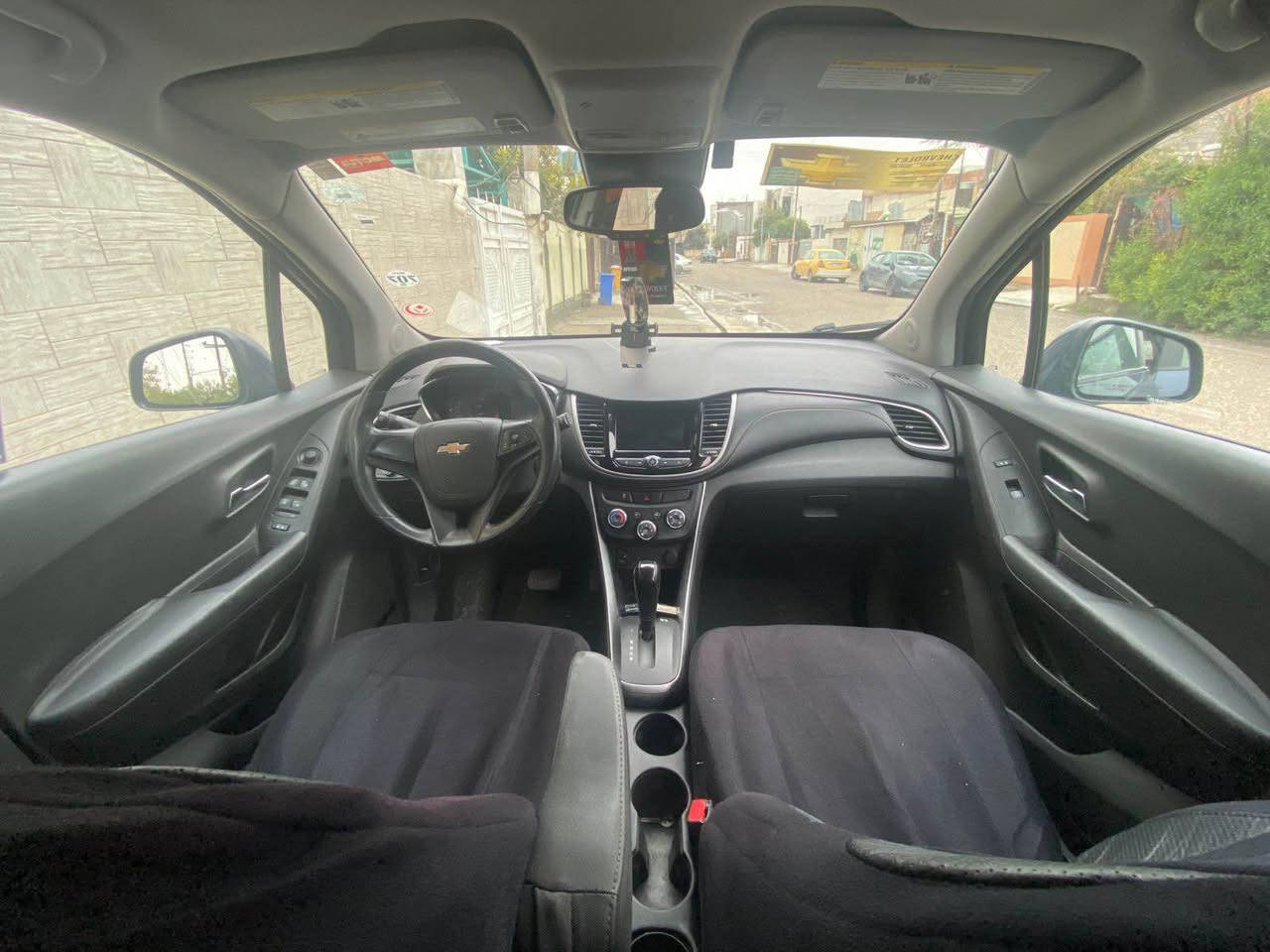 شوفرليت تراكس موديل 2019 
شاشة كاميرا بلادي 
تحكم استيرن كير اوتو 
قطعتين وربع صبغ بدون دواخل وايرباك سليم ما طاك 
السعر 88 ومجال 
للاستفسار *********** كركوك, العراق
