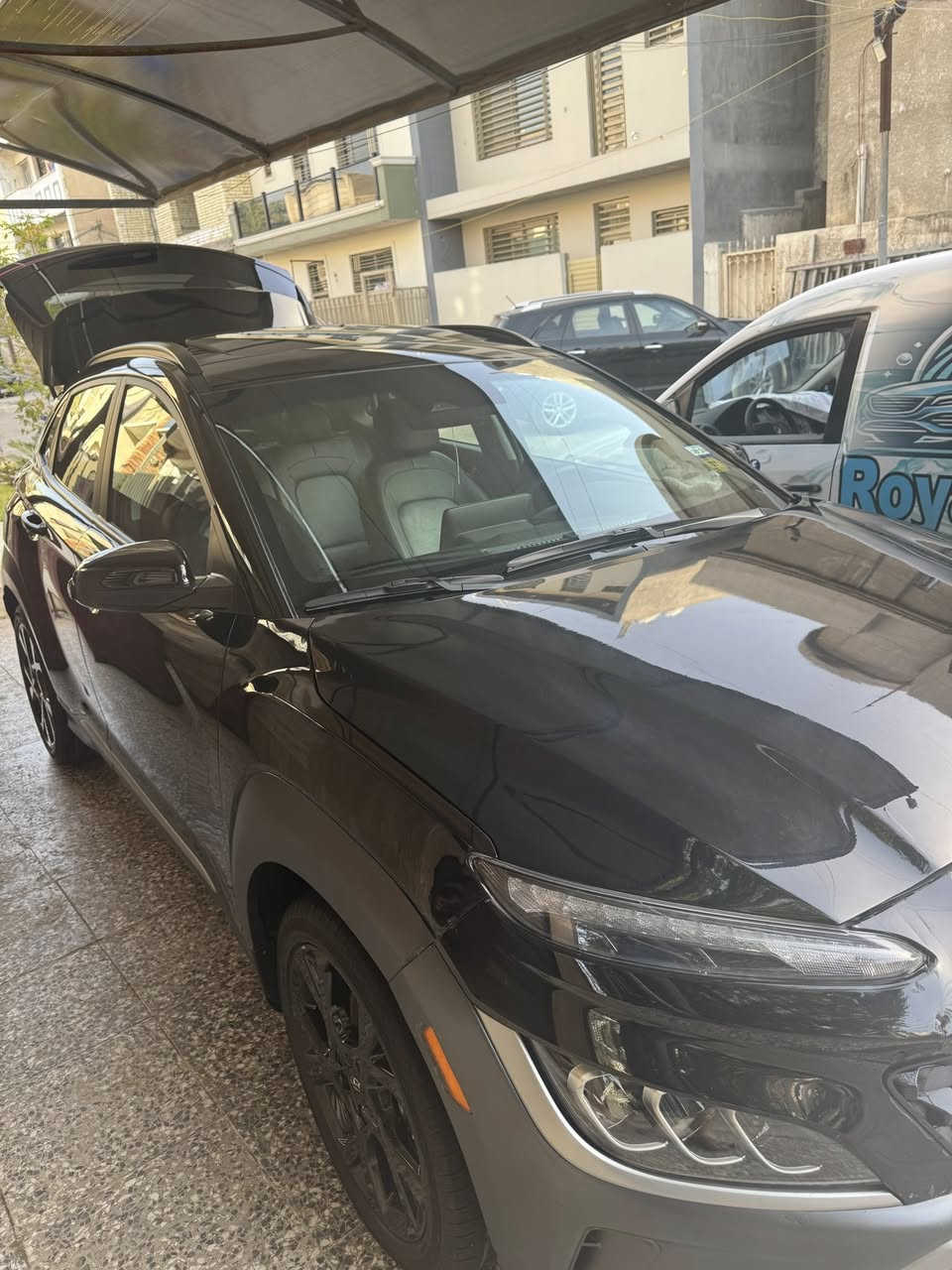 هونداي كونا 2023
امحرك 1.6T 
ماشيه 22 الف
#مواصفاتها 
شحن جوال لاسلكي
فتحه سقف 
داخل جلد لون اسود
بصمه تشغيل وابواب وصندوق 
تشغيل عن بعد 
شاشه كبيرة و عدادات Digital
ويل كب رياضي 
رادار امامي و رادارات جانبيه
كشنات كهرباء وتدفئة بالكشنات 
لايتات زنون عالي ناصي
لد امامي وخلفي 
اوتو ستوب 
حساسات خلفيه
هندبريك بصمه
اوتو هولد
هـ *********** 
حادثه بنيد ونفسه مصلح فقط
مكانه بغداد شارع فلسطين  السعر 155$- [ ]
