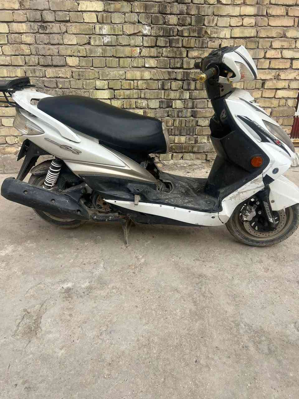 سكنس كوري فحل الدراجه خير من الله
‏‪0770 648 5053‬‏
مكانها الشعب
