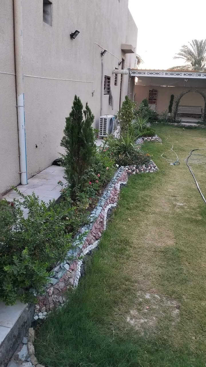 السلام عليكم بيت للبيع المساحه 500متر مساحه البناء 250متر طابق واحد بناء حديث درجه اولى يحتوي على غرف عدد ٢ ستقبال وصاله ومطبخ وصحيات داخليه و خارجيه حديقه جانبيه مساحه ٢٥٠ متر سند 25طابو زراعي إقرار محكمه العنوان كربلاء حولي ابو مهدي المهندس خلف سايلو كربلاء عبر نهر الهنيديه بالفرع شارع 10متر يبعد ٥ كليو عن مركز المدينه
***********
***********
