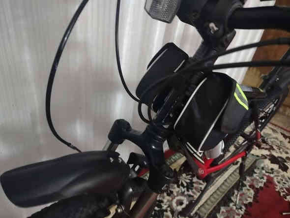 بايسكل الماني 🇩🇪حجم 26
شركه GT العالميه 
مواصفات:  
النضافه مالو 90/100
1: معدن المنيوم. 
2:وزن خفيف 7 كيلو. 
3: كير امامي 3نمر.
4:كير خلفي 7نمر. 
5:دبل الامامي شغال. 
6:البايسكل يتحمل وزن 100كيلو. 
ما بي اي عطل.
الغراض الي بل صوره كلها ويا 
مكاني،،، موصل حي النور 
الرقم (***********)
بي واتساب السعر 200قفل
ملاحظه: الاغراض كلها ويا..
