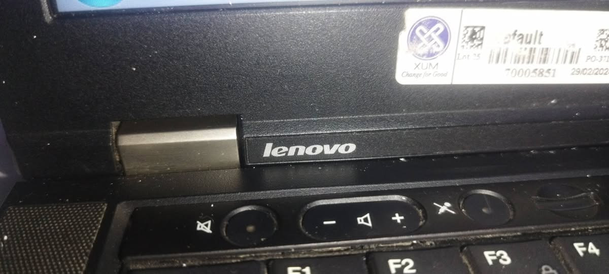 ٢٠٠وبيها مجال نضيفه كلش 
*********** نوع lenovo
