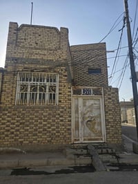 بيت ركن بالجمهوري على جه حي الوحده مساحه البيت 92  يتكون البيت من صاله...