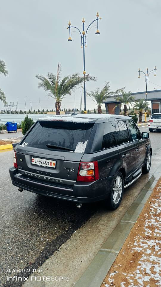 ڕنج ڕۆڤر 
فول مواسفات 
تنها بسمەو سلایت نیە
سیارەکە ئەوڕوپیە 
بێ بۆیاخ بێ دعم و لێدران 
گێرو مکینە ی بەشەرت
مکینە گاز
لەهەولێرە
***********
92 مجال أربيل, العراق
