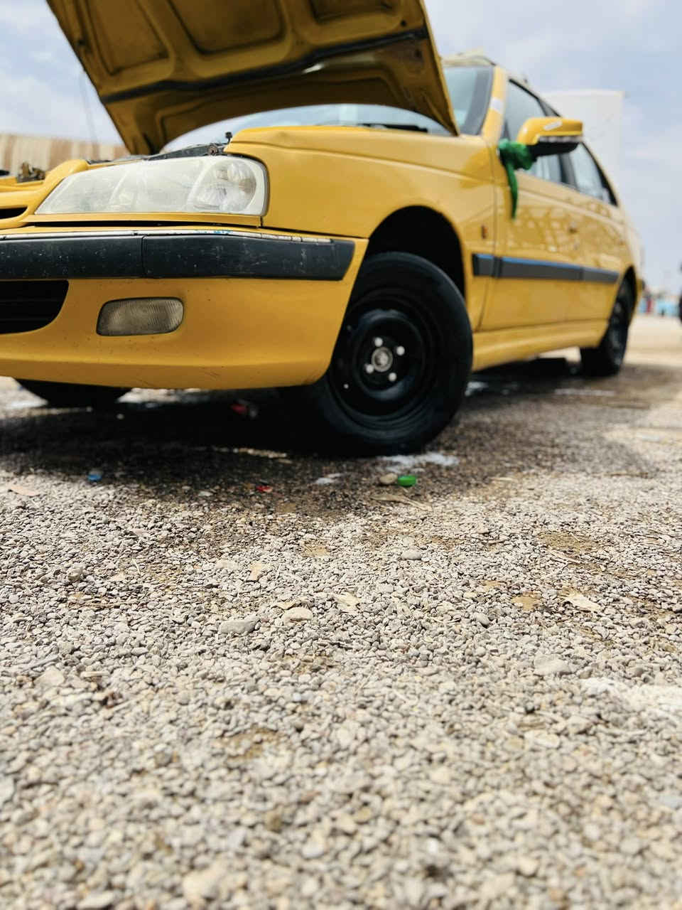 بيجو بارص 2015 
سياره حلوه ونضيفه 
مكفوله كفاله عامه 
بيها فقط صبغ هلالات 
سعرها 37 وبيها مجال 
رقمها واسط أ
مكاني ذي قار قضاء الفجر 
تحويل ثاني يوم سنويتها ل2027
مزيد من التفاصيل الاتصال 
***********
ممتواجد ع الفيس
