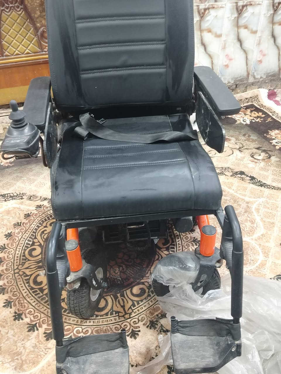 اسلام عليكم عربانه معوقين للبيع جديده مامستخدمه أبدأ مكاني حله عوفي قرب العلويه شريفه بت الإمام الحسن الشراي يتصل ***********
