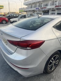 النترا 2017   سيارة نظيفة وخير من الله  بيها 4 قطع صبغ السعر شدة وبيها...