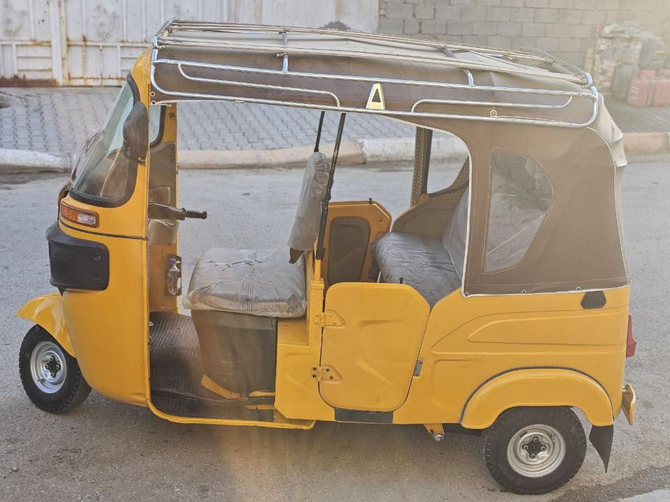 السلام عليكم تكتك 2022 للبيع رقم انكليزي تحويل ثاني يوم تكتك خير من الله برغي مابيها نقص تخم تاير جديد لايتات جدد دوس معمرات وبيها ضربه بسيطه يم البكلايت الخلفي السعر 8500 ثمن ملاين ونص وبيها مجال قليل رقم الهاتف ***********
