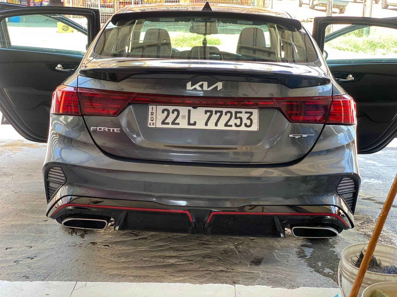 ‏كيا فورتي GT

محرك  1600 تيربو 

موديل 2022

الضرر قبغ الجنطه مبدل ومصبوغ والدعاميه الخلفيه 
وهنا بلعراق صار بيها صبغ الدعاميه الاماميه واتبدلت وطك ايرباك الستيرن

الموصفات GT : 

🛑كشنات جلد ومخمل 

🛑شفتات ستيرن 

🛑زنون اصلي لايت عدسة 

🛑كير dct دبل كلچ بلادي مو cvt 

🛑سستم صوت صالنصات 

🛑دركة حرف D مكتوب عليه GT 

🛑ردارات امامي + خلفي + جانبي 

🛑تبريد قطعتين امامي + خلفي 

🛑تشغيل بصعد + بصمة 

🛑هندبريك بصمة 

🛑شاشة كار بلي + كامرة 

🛑نظام توقف ذاتي + تحديد مسار + سياقة ذاتية 

🛑عداد المسافة  36 الف قابل للزياده

🛑ويل كب اني مبدله ع مود الطسه + تخم تاير جديد 

🛑سبايدر خلفي جنطة +سبايدر جامة خلفية  

-------------------------------------------------
السيارة رقم اربيل بسم شركة تريد تحويل او وكالة حاظر 
-------------------------------------------------

مكان السيارة بغداد 
-----------------

السعر 155 ورقه وبيها مجال بسيط

------------------------------------------------
الرقم 
***********
*********** بغداد, العراق
