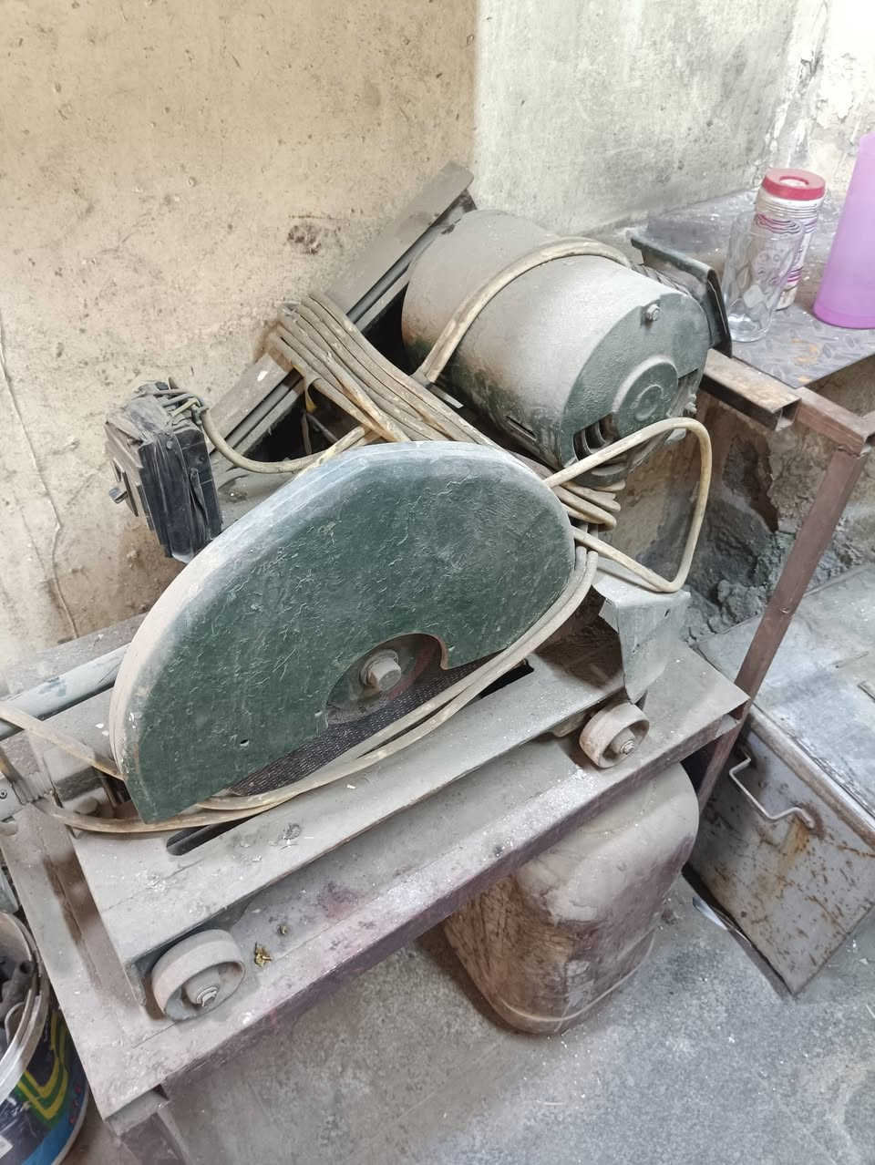 السلام عليكم مزرف و كتر 3فيز قايش للبيع بغداد الكرخ ***********
